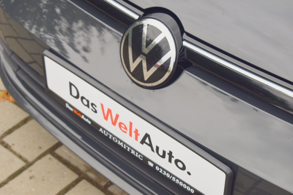 VOLKSWAGEN Golf 2021 — imagine 9