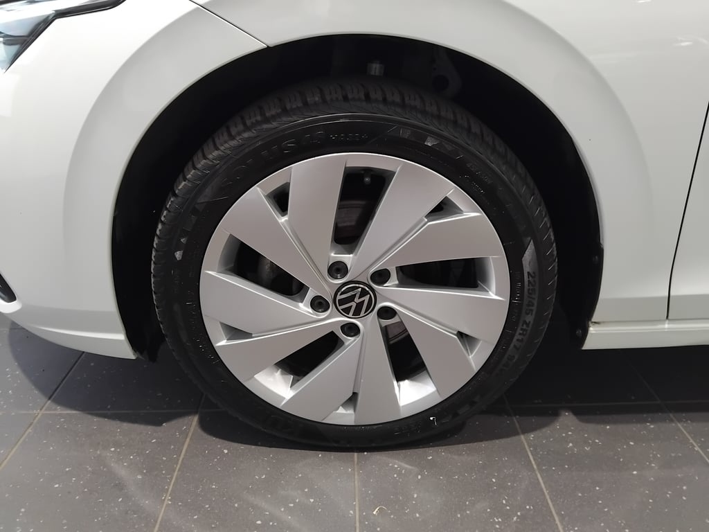 VOLKSWAGEN Golf 2020 — imagine 10
