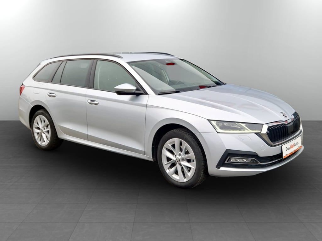 SKODA Octavia Combi 2023 — imagine 5
