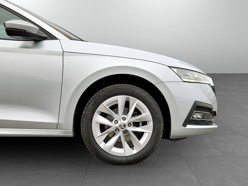 SKODA Octavia Combi 2023 — imagine 11