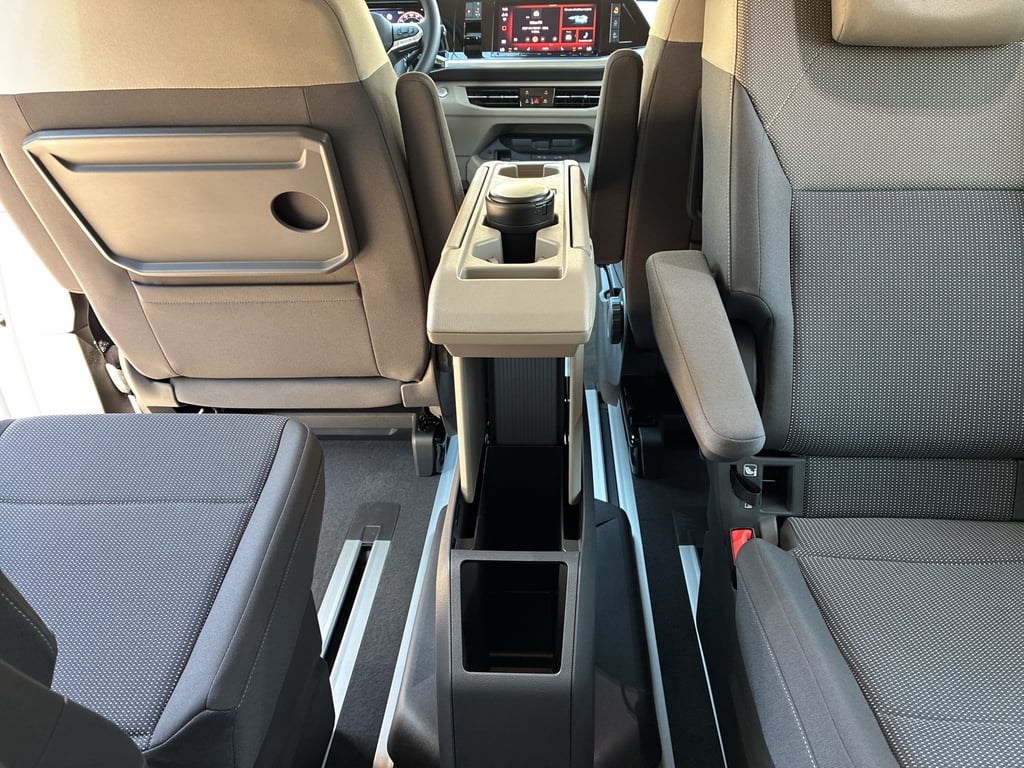 VOLKSWAGEN Multivan 2026 — imagine 18