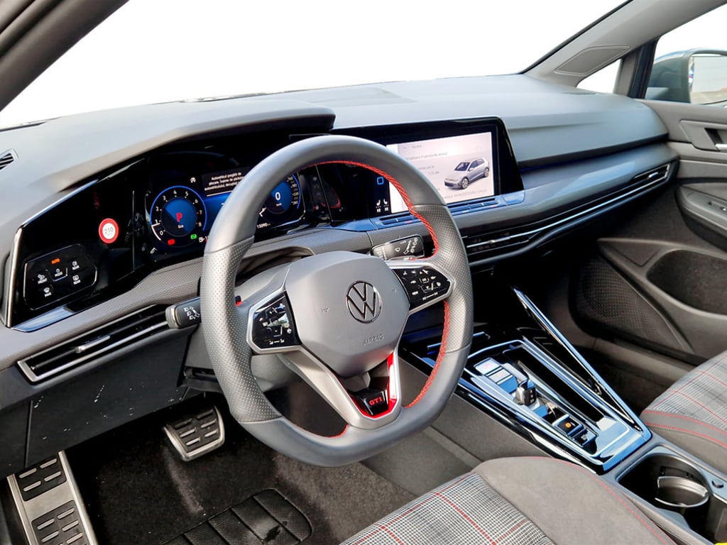 VOLKSWAGEN Golf 2024 — imagine 13