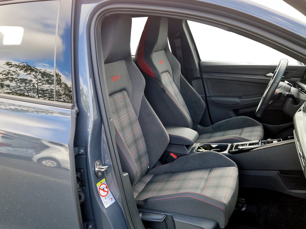 VOLKSWAGEN Golf 2024 — imagine 10