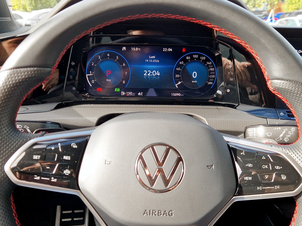 VOLKSWAGEN Golf 2024 — imagine 15