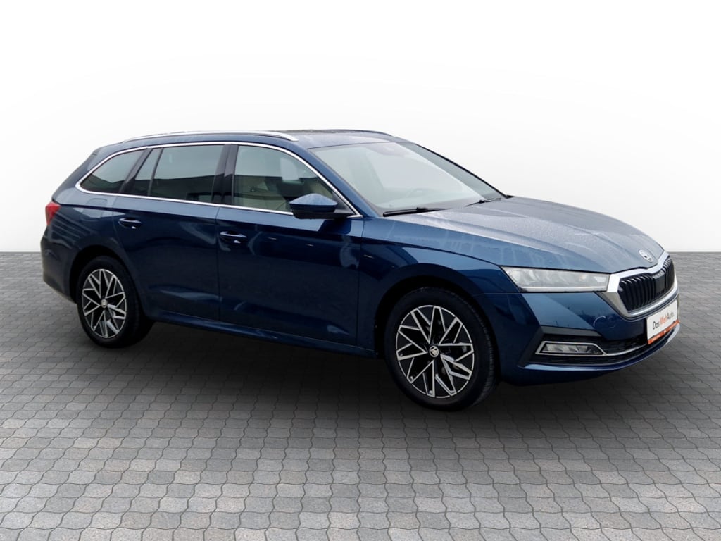 SKODA Octavia Combi 2023 — imagine 5