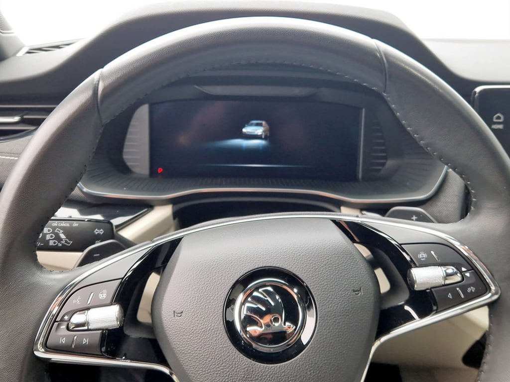 SKODA Octavia Combi 2023 — imagine 16