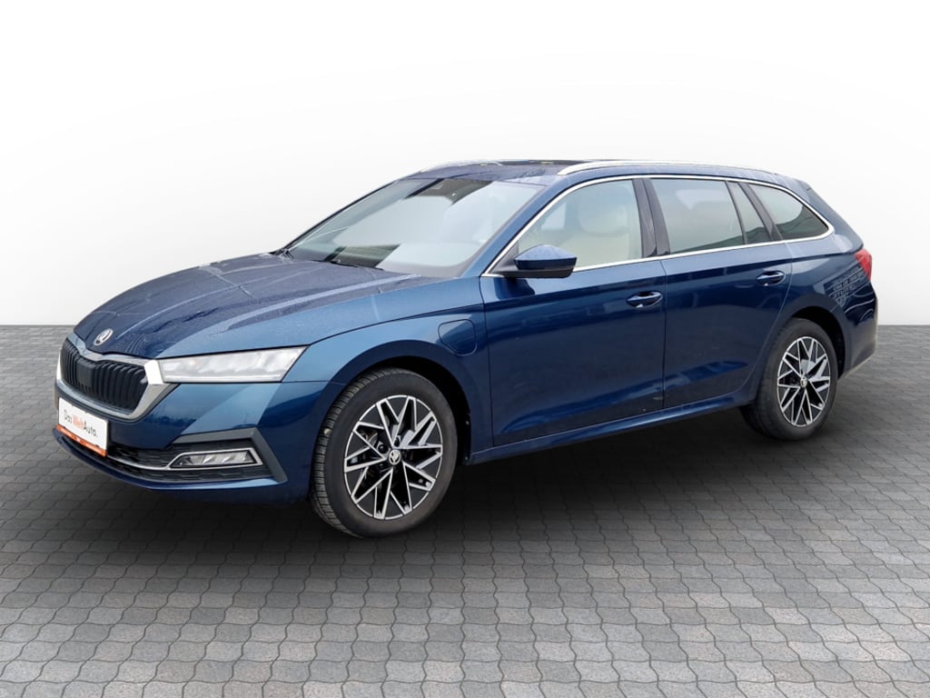 SKODA Octavia Combi 2023 — imagine 1