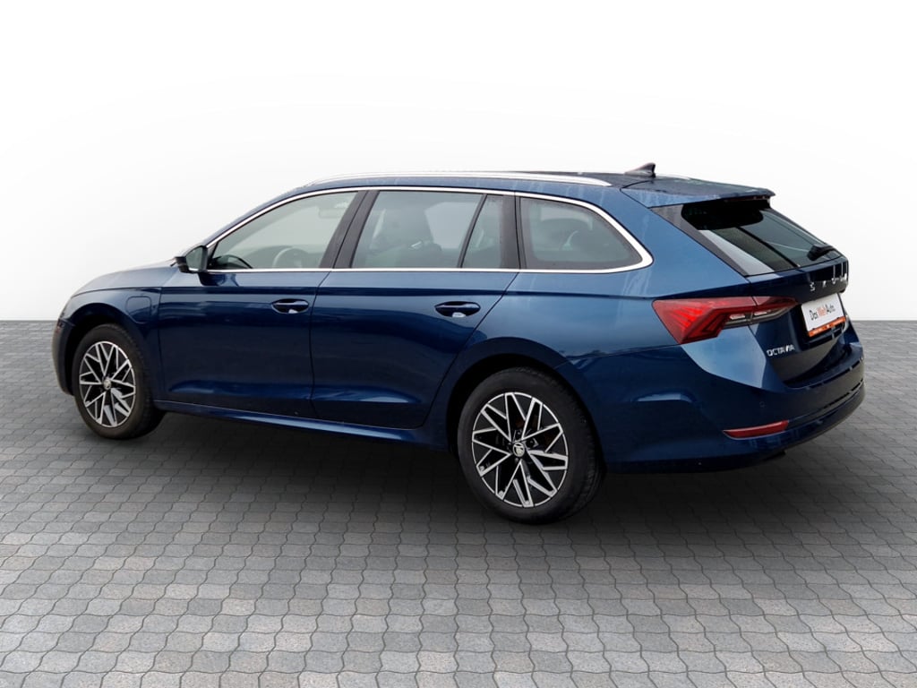 SKODA Octavia Combi 2023 — imagine 3