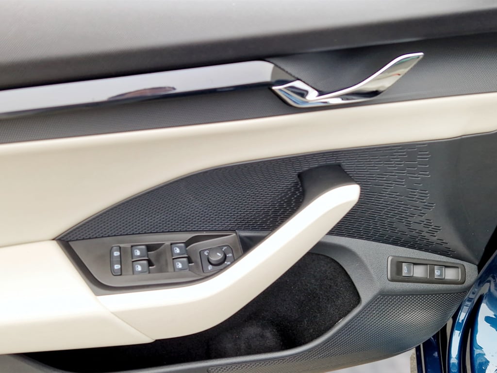 SKODA Octavia Combi 2023 — imagine 13