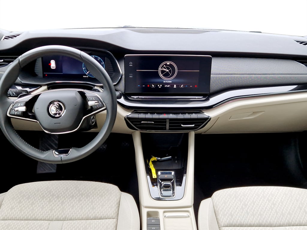 SKODA Octavia Combi 2023 — imagine 10
