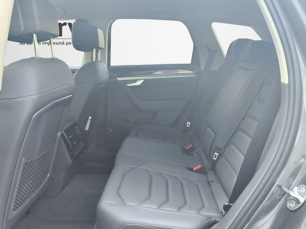 VOLKSWAGEN Touareg 2024 — imagine 13