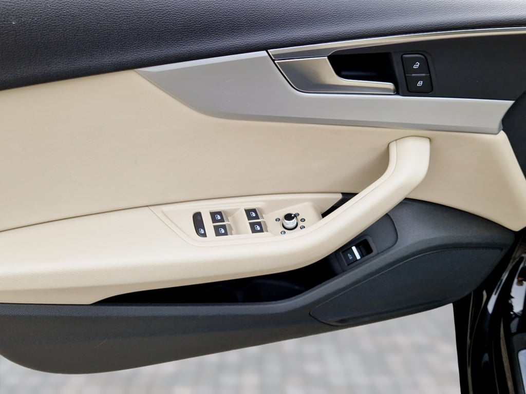 AUDI A4 2021 — imagine 13