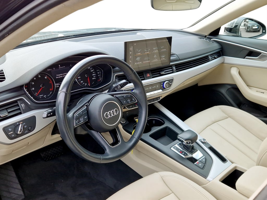 AUDI A4 2021 — imagine 14