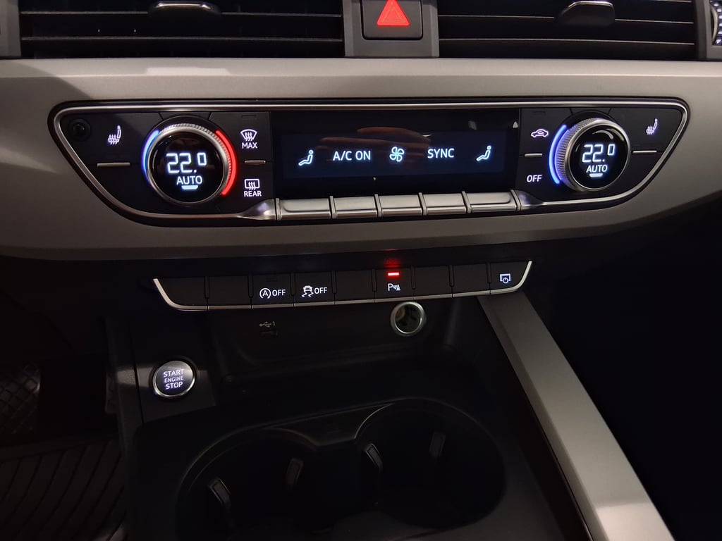 AUDI A4 2022 — imagine 19