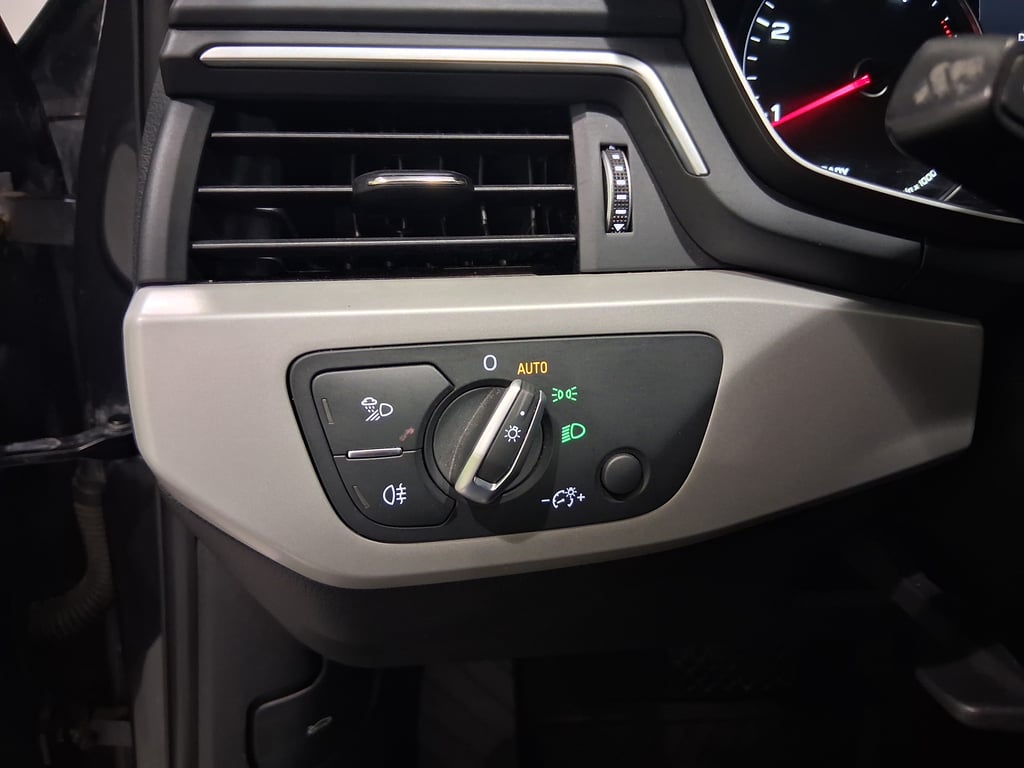 AUDI A4 2022 — imagine 14