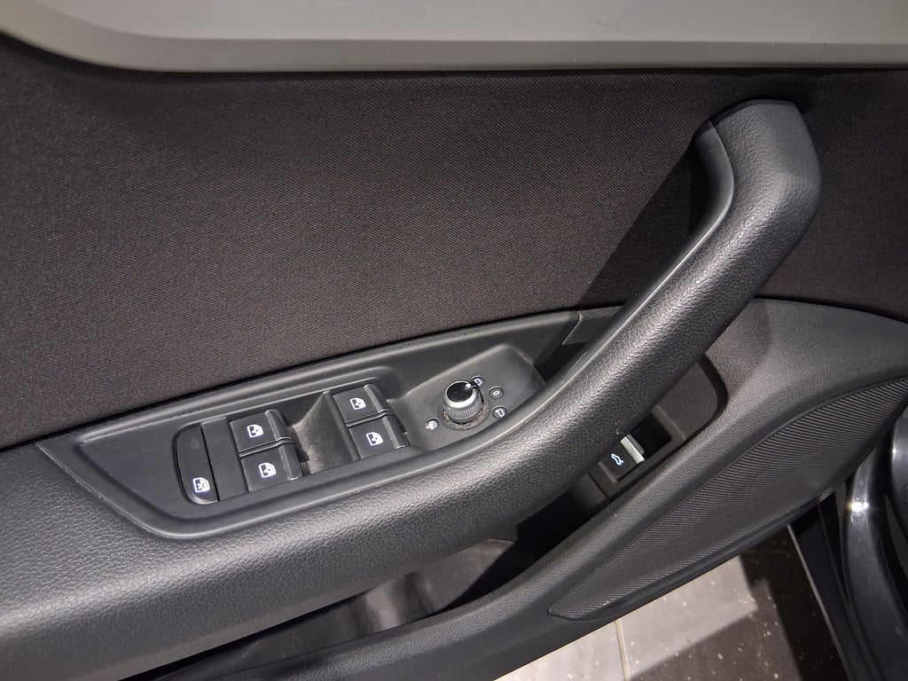 AUDI A4 2022 — imagine 11