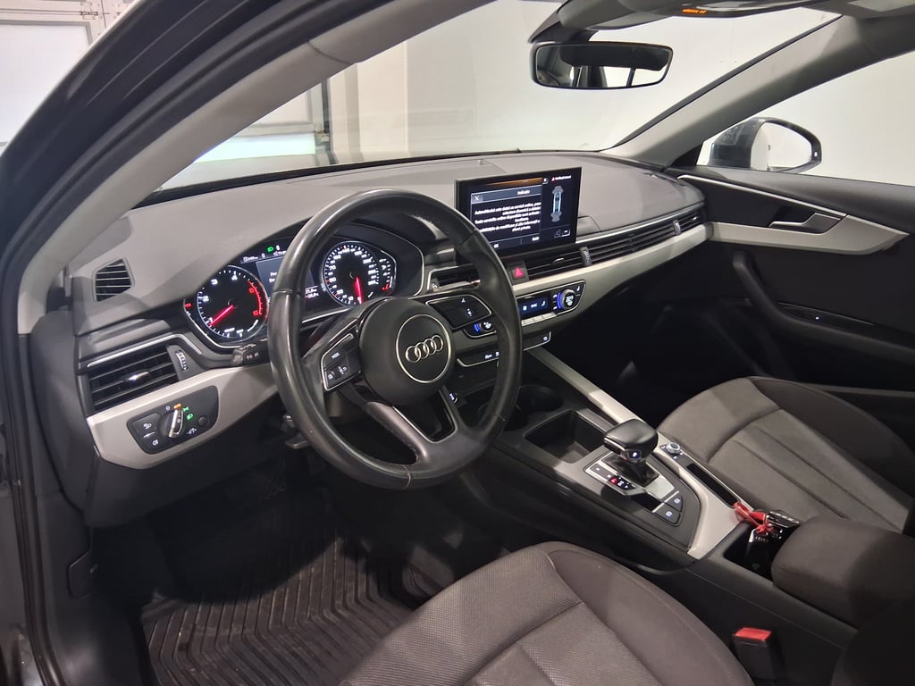 AUDI A4 2022 — imagine 12