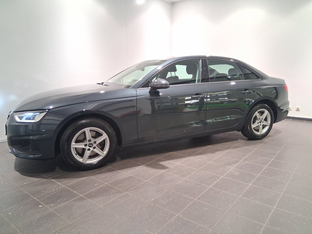 AUDI A4 2022 — imagine 2