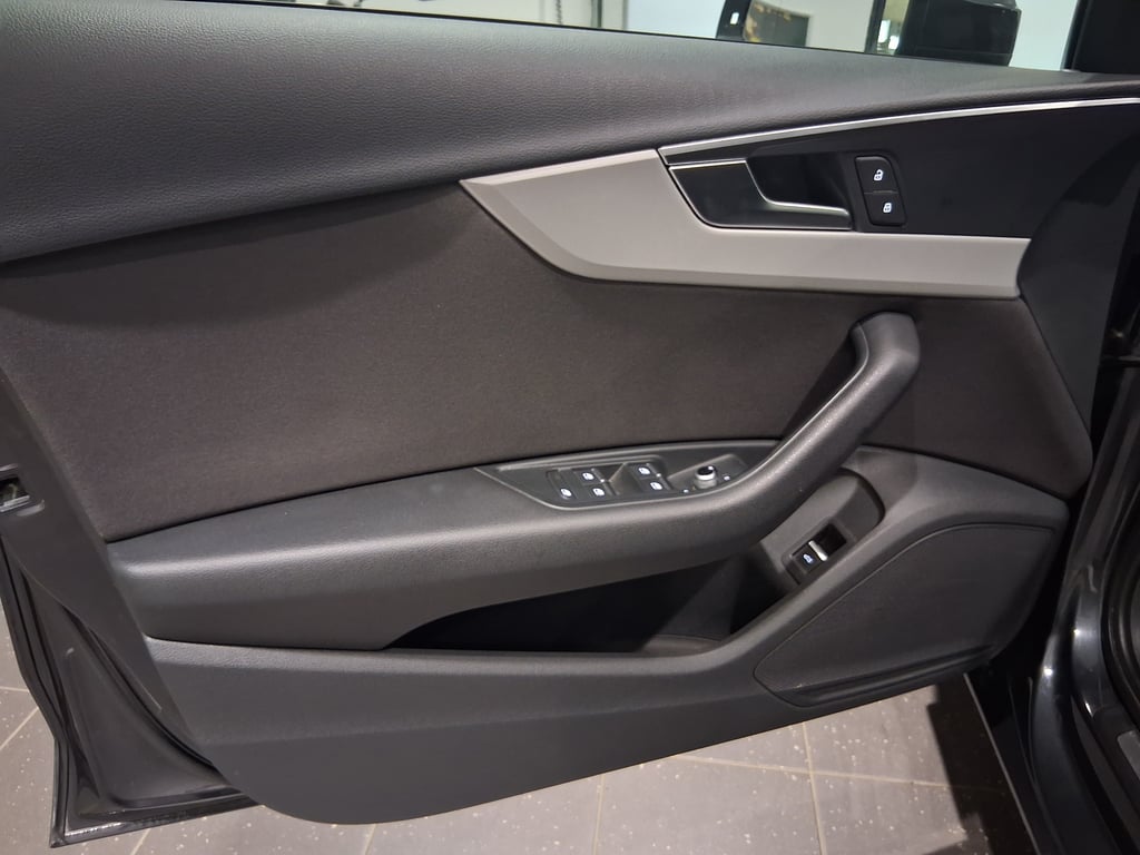 AUDI A4 2022 — imagine 13
