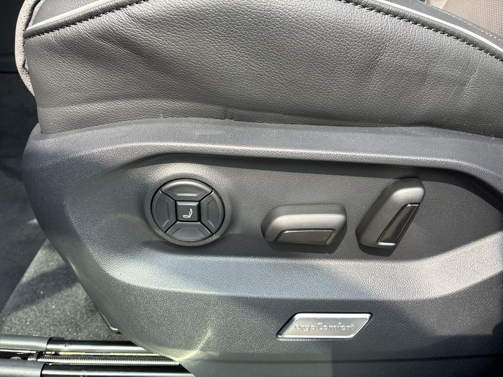VOLKSWAGEN Touareg 2026 — imagine 18