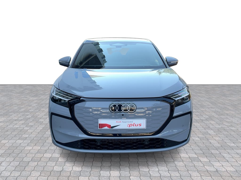 AUDI Q4 e-tron 2026 — imagine 8