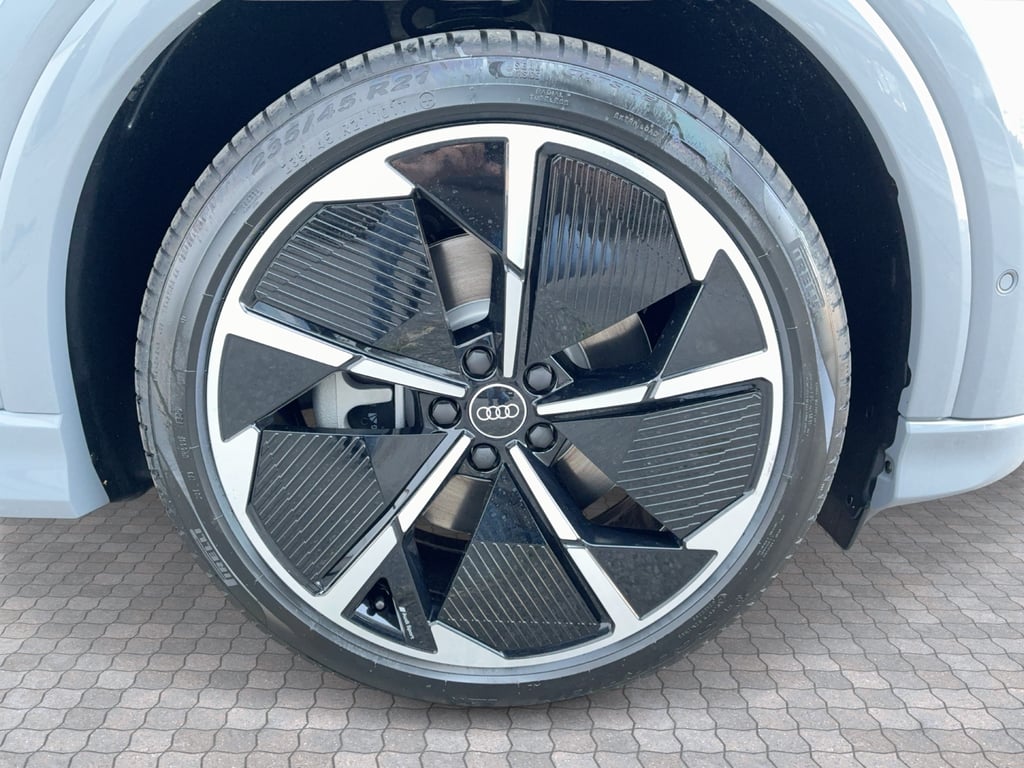 AUDI Q4 e-tron 2026 — imagine 7