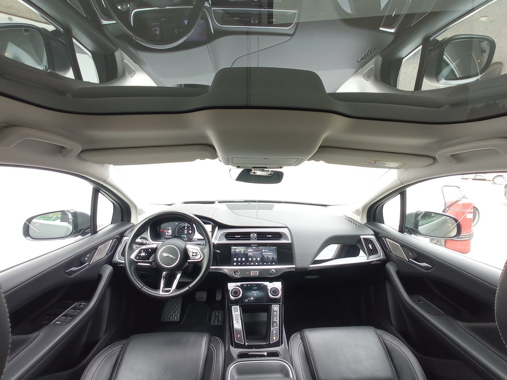 Jaguar I-PACE 2020 electric, 28.900 € — imagine 17