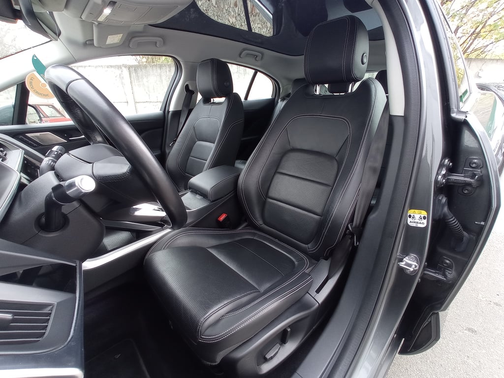 Jaguar I-PACE 2020 electric, 28.900 € — imagine 15