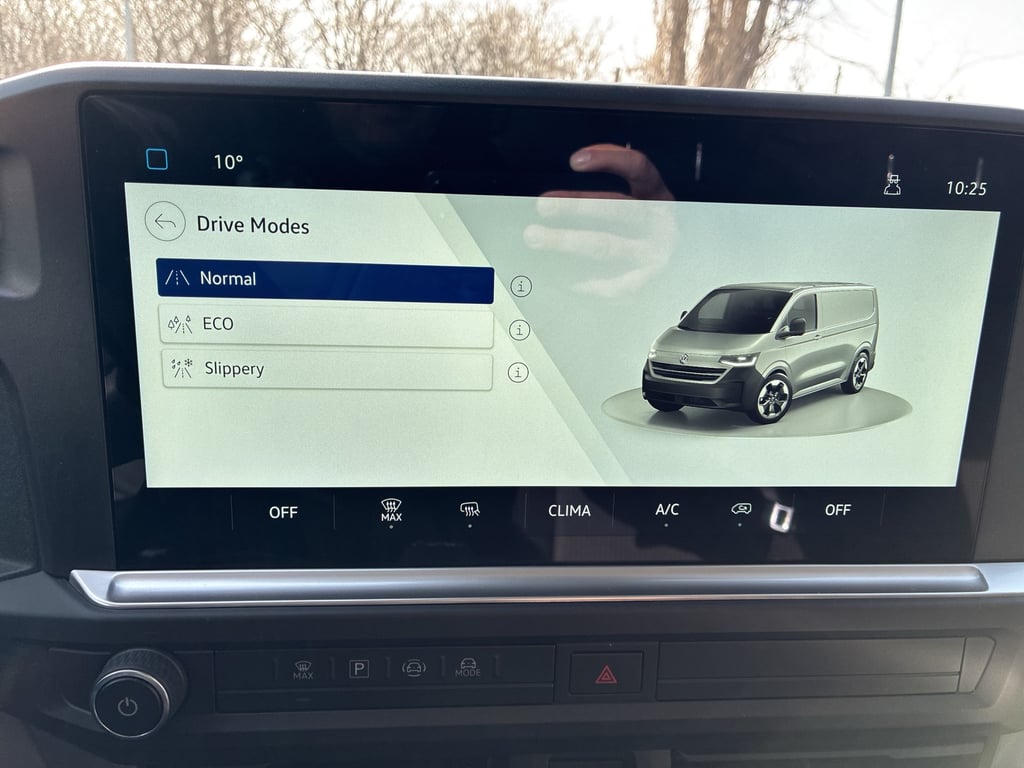 VOLKSWAGEN Multivan 2026 — imagine 10