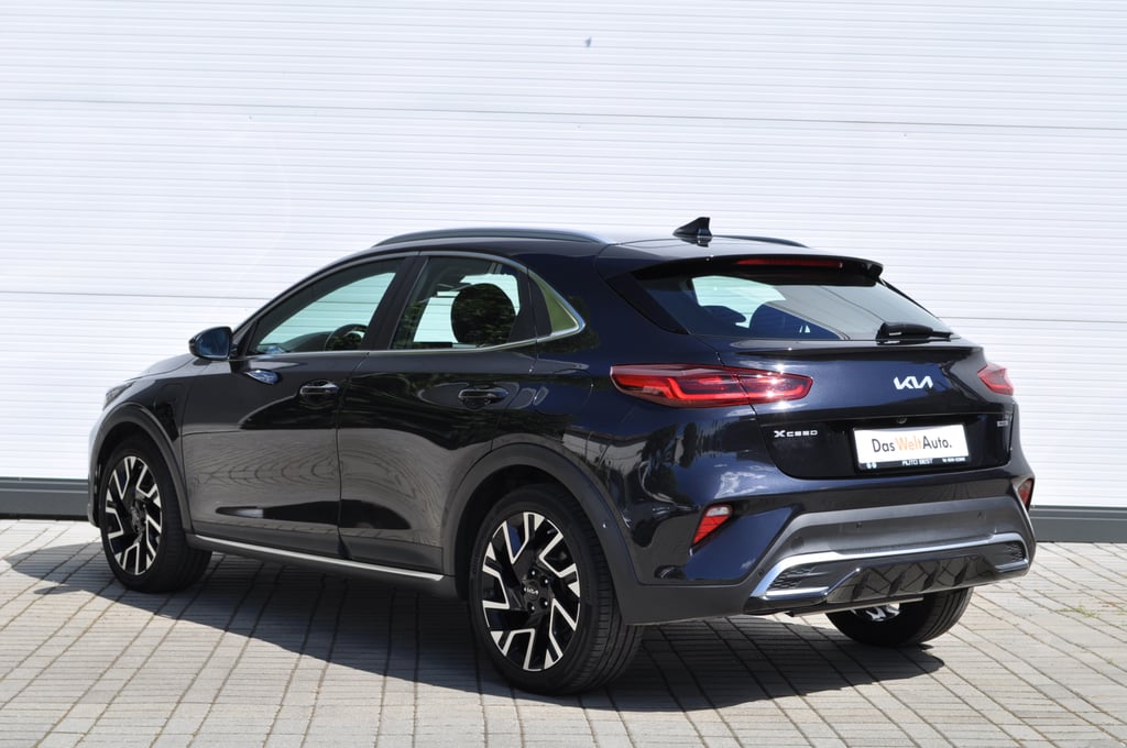 Kia Ceed 2022 hibrid, 19.989 € — imagine 3