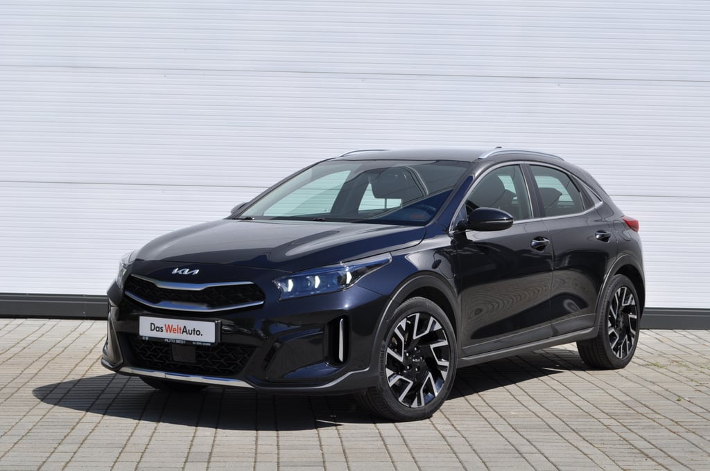 Kia Ceed 2022 hibrid, 19.989 € — imagine 1