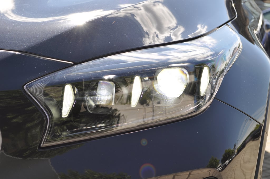 Kia Ceed 2022 hibrid, 19.989 € — imagine 11
