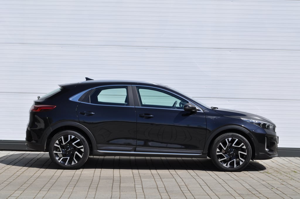 Kia Ceed 2022 hibrid, 19.989 € — imagine 6