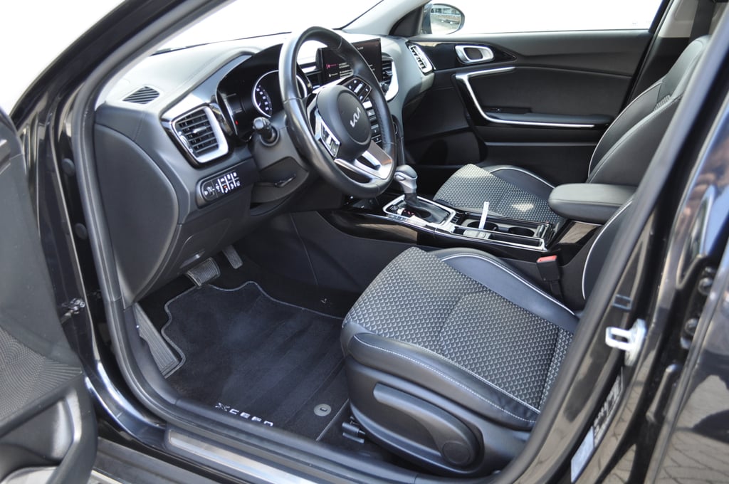 Kia Ceed 2022 hibrid, 19.989 € — imagine 16