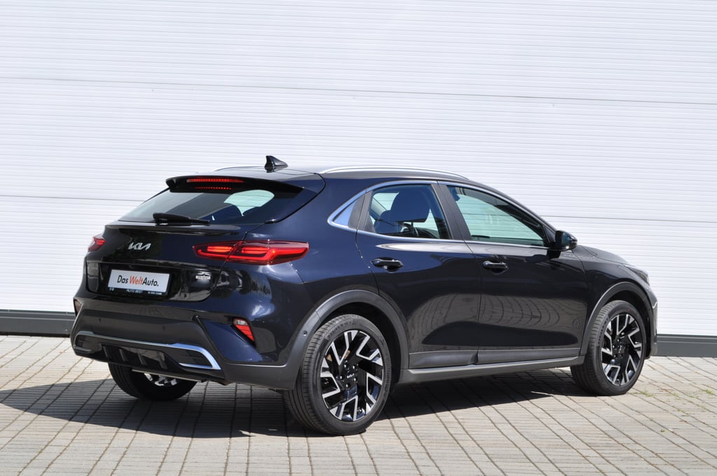 Kia Ceed 2022 hibrid, 19.989 € — imagine 7