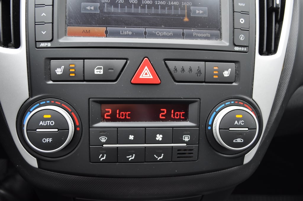 Kia Ceed 2012 benzină, 5.950 € — imagine 20