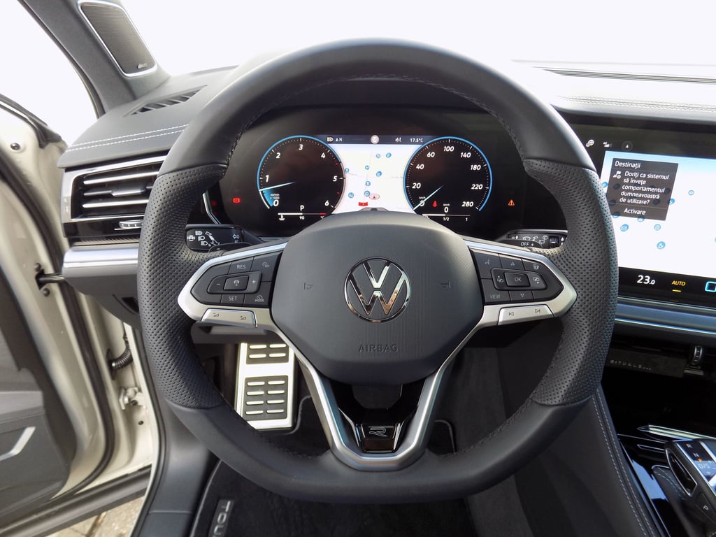 VOLKSWAGEN Touareg 2026 — imagine 15