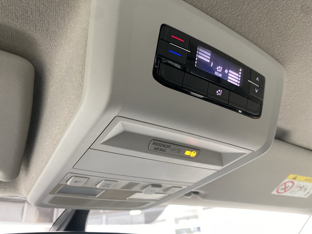 VOLKSWAGEN Transporter 2024 — imagine 21