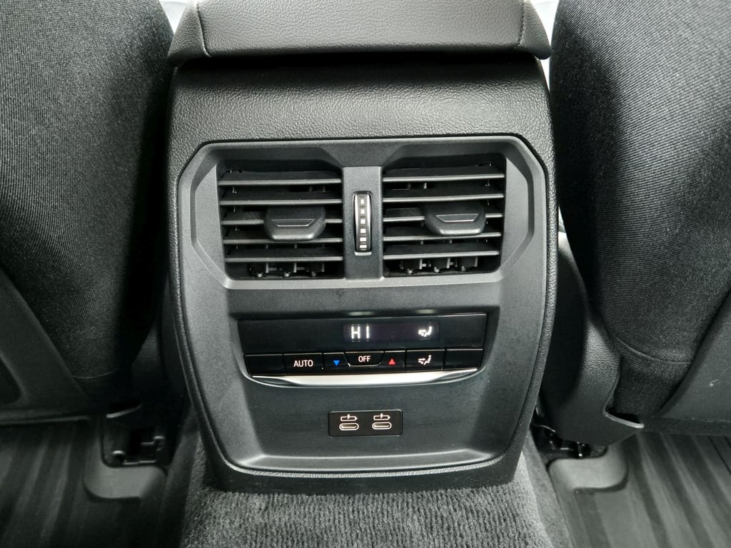 BMW Seria 3 2021 — imagine 12