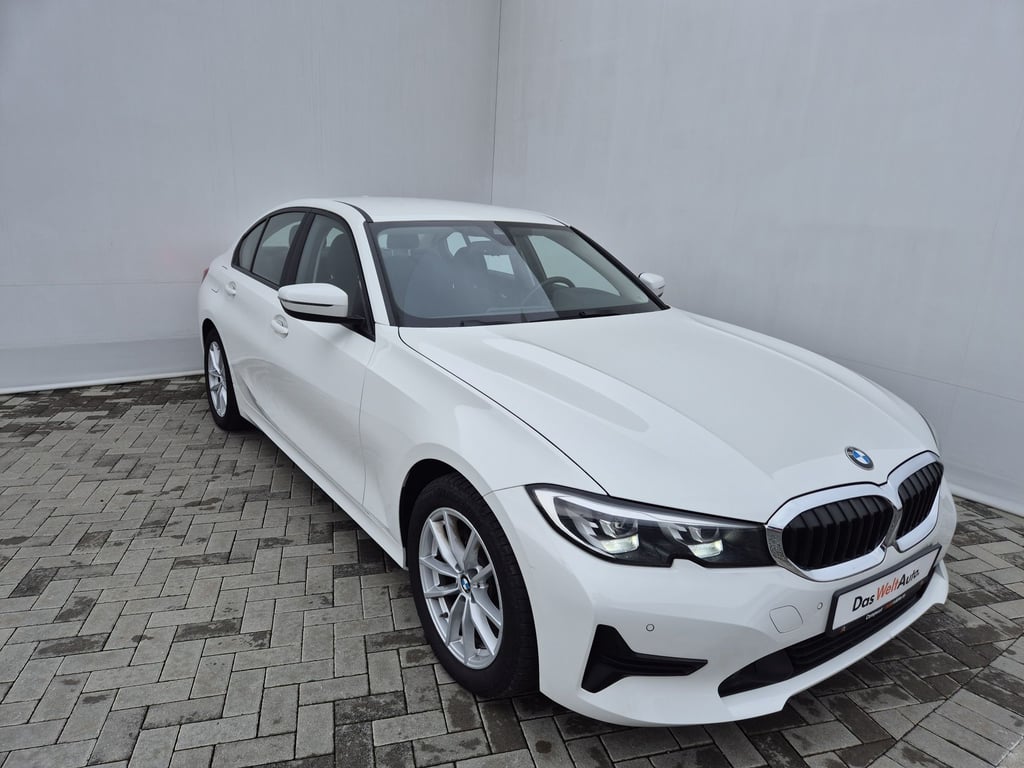 BMW Seria 3 2021 — imagine 7