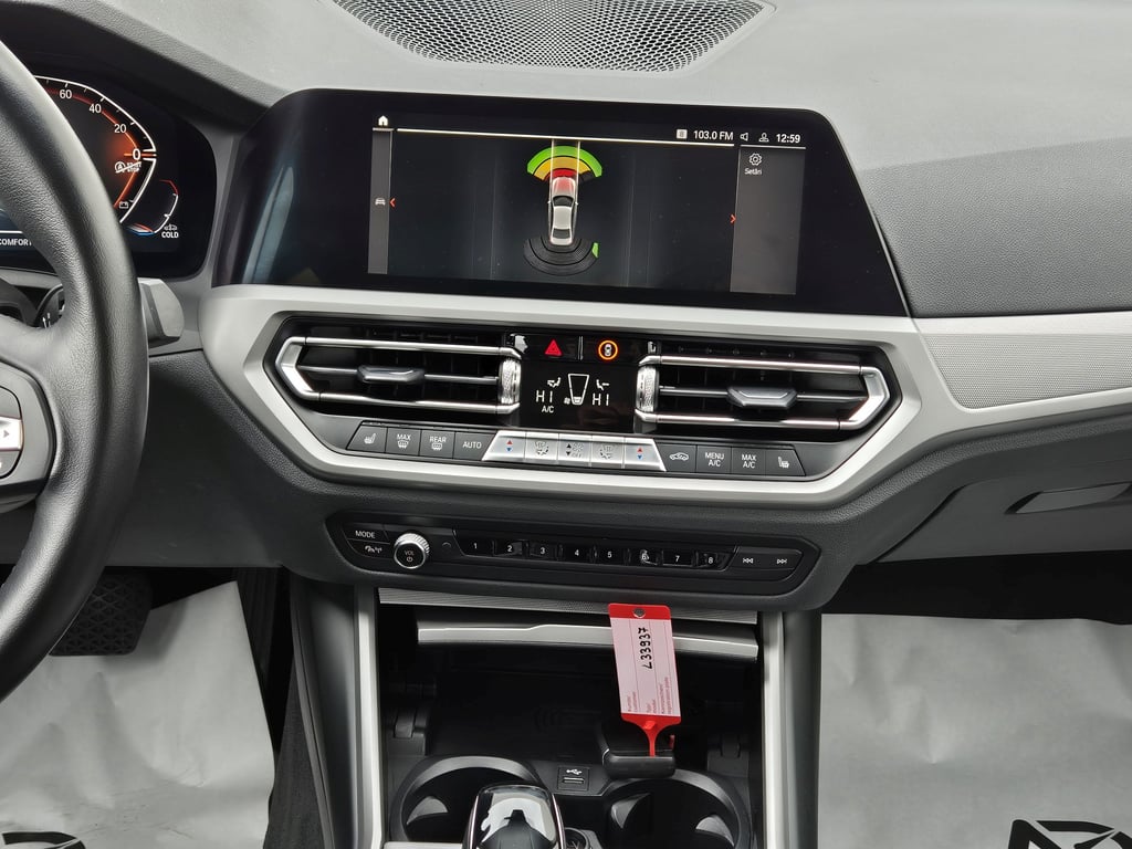 BMW Seria 3 2021 — imagine 19