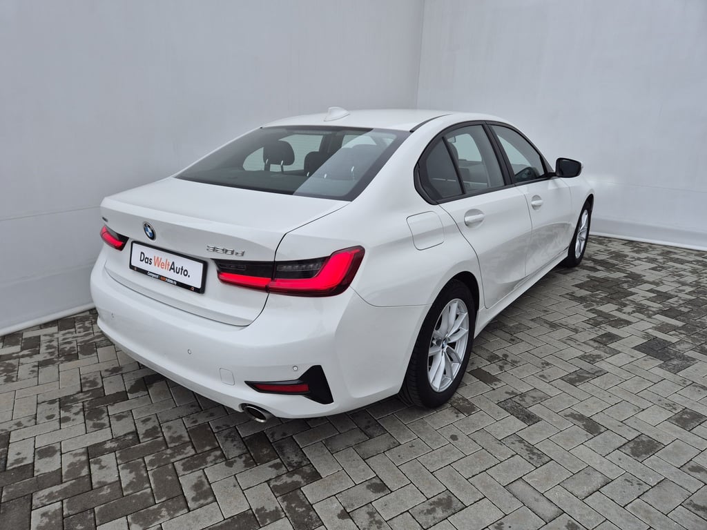 BMW Seria 3 2021 — imagine 5
