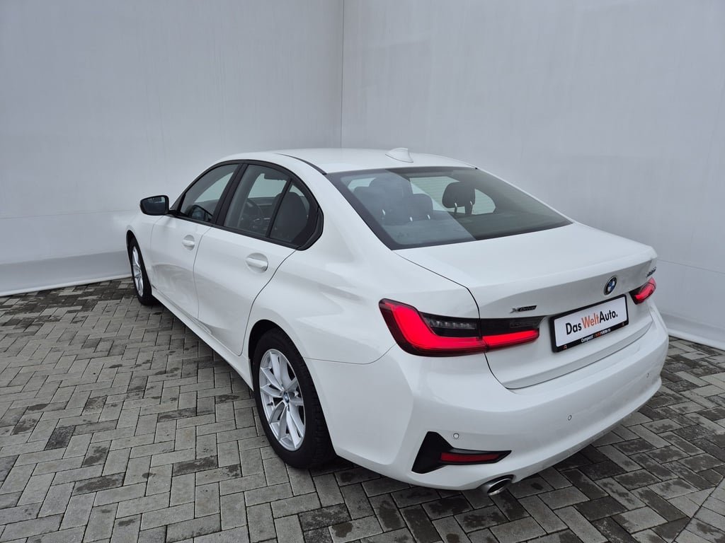 BMW Seria 3 2021 — imagine 3