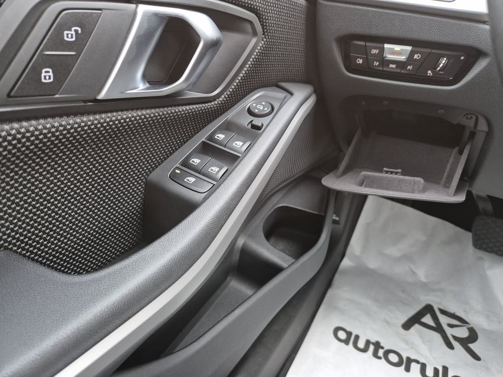 BMW Seria 3 2021 — imagine 14