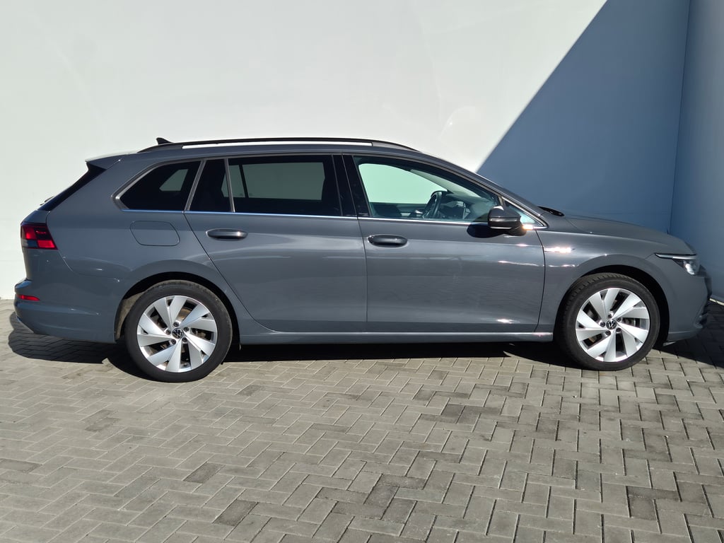VOLKSWAGEN Golf 2022 — imagine 6