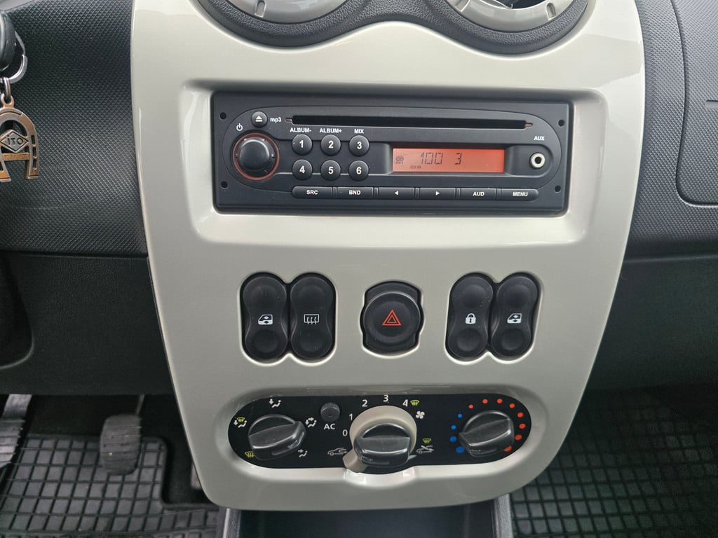 DACIA Logan 2012 — imagine 13