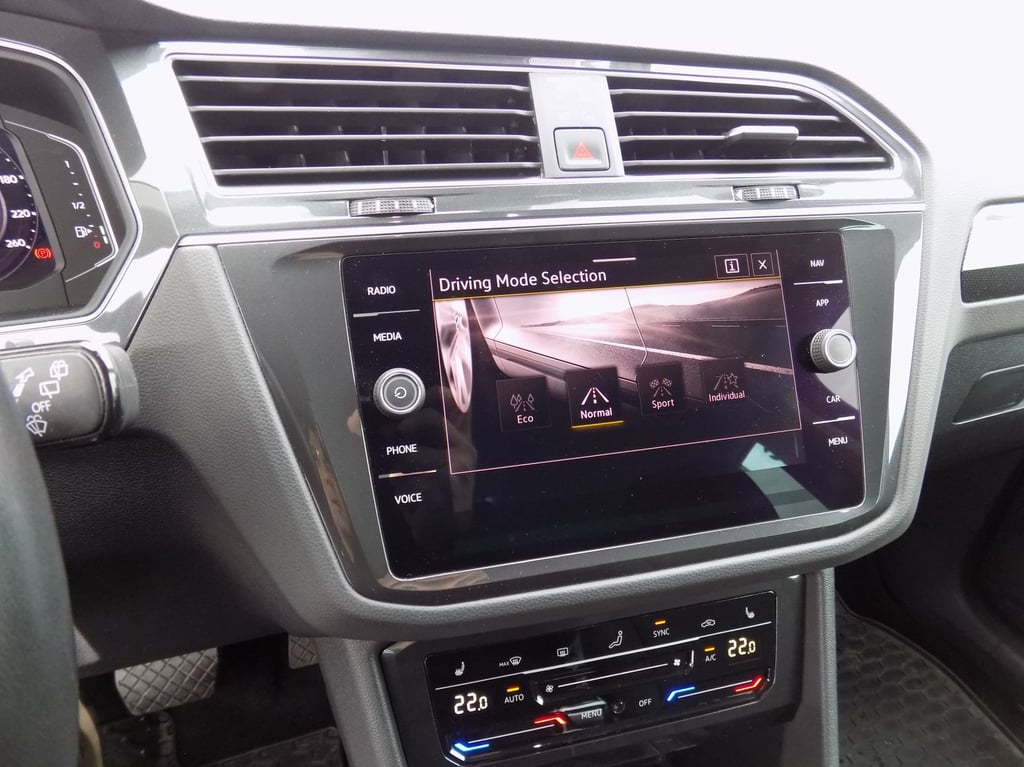 VOLKSWAGEN Tiguan 2022 — imagine 16