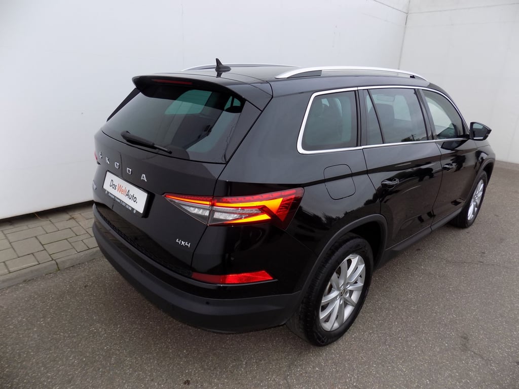 SKODA Kodiaq 2023 — imagine 5
