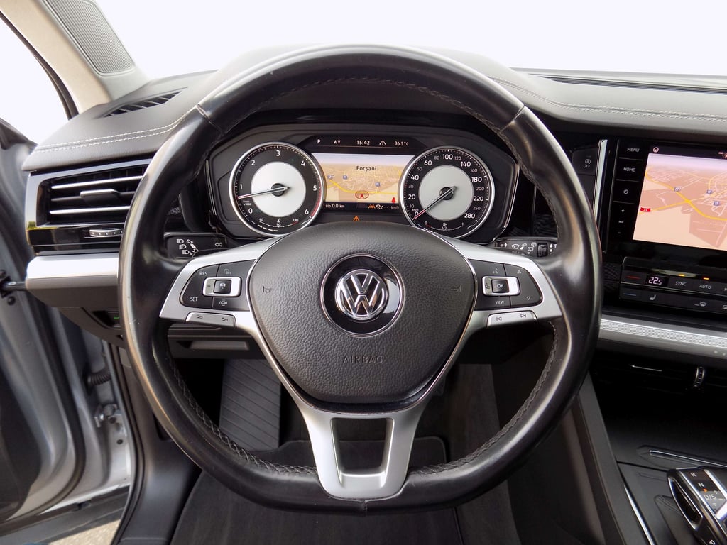 VOLKSWAGEN Touareg 2019 — imagine 8