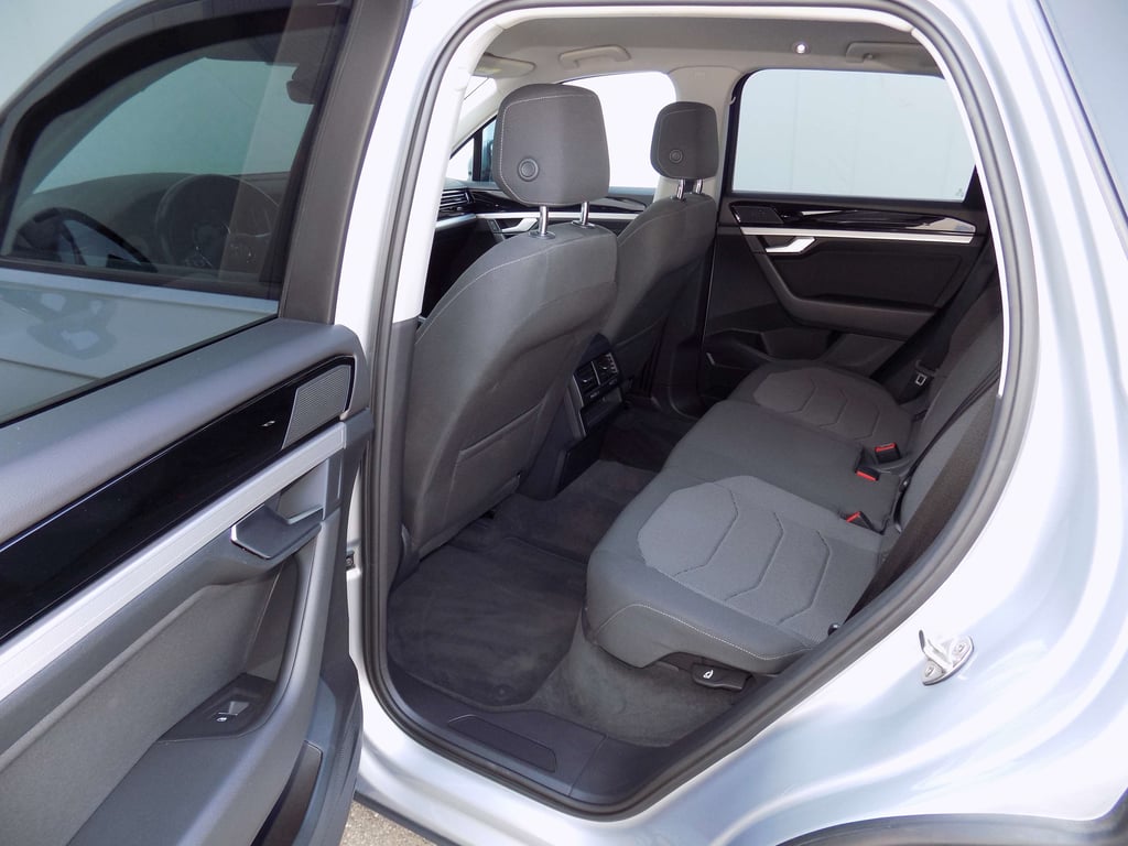 VOLKSWAGEN Touareg 2019 — imagine 15